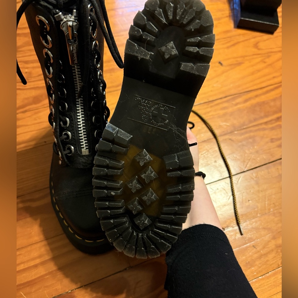 dr. martens sinclair max platform boots - Picture 3 of 4